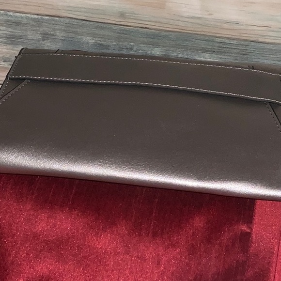 Summer & Rose Celine Crossbody - Picture 4 of 7